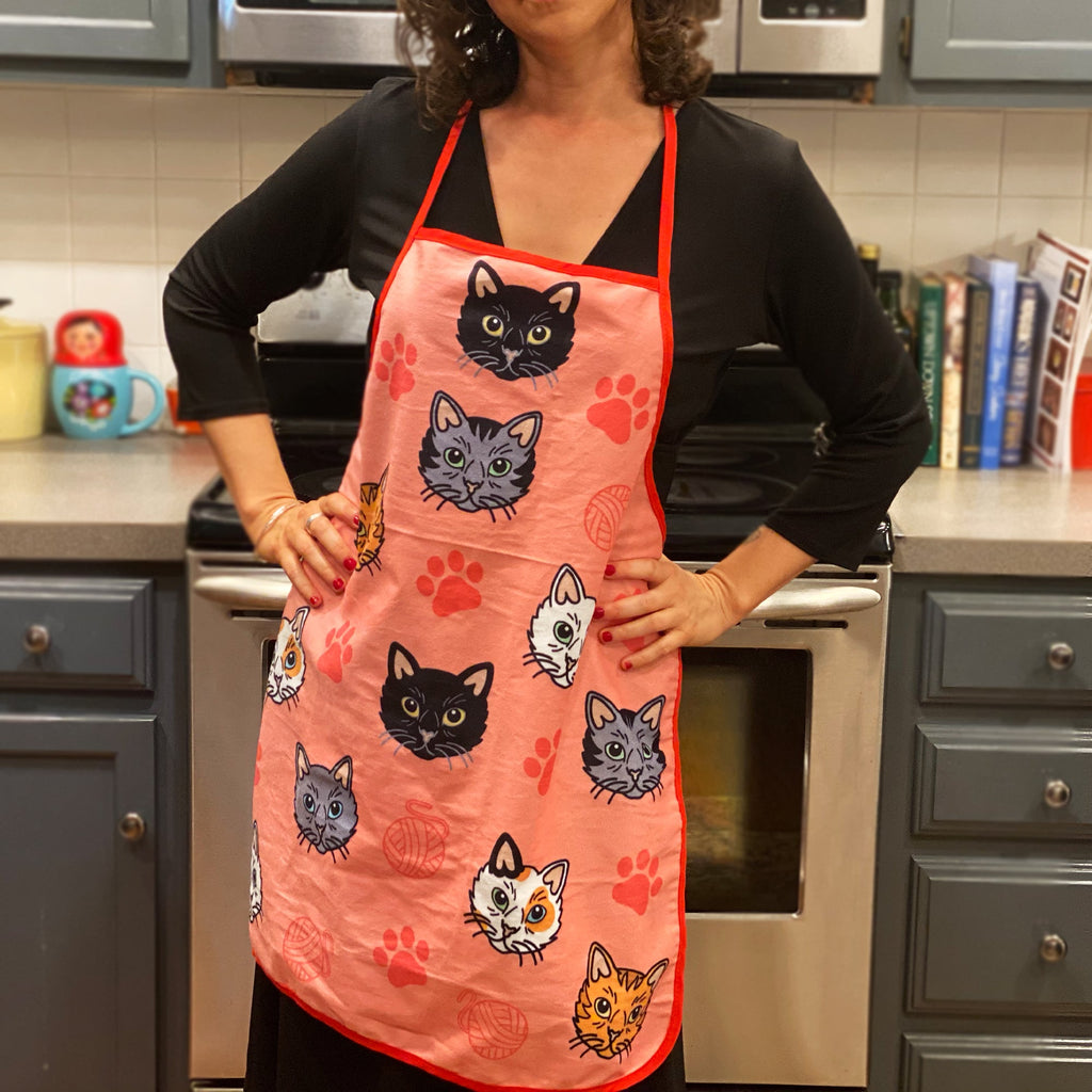 Cat Yarn Oven Mitt + Apron Bakeware