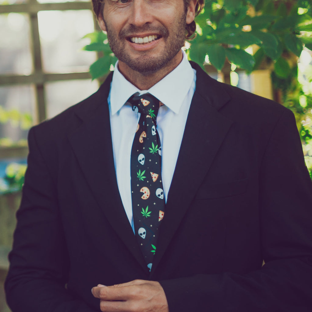 Alien Weed Pizza Tie